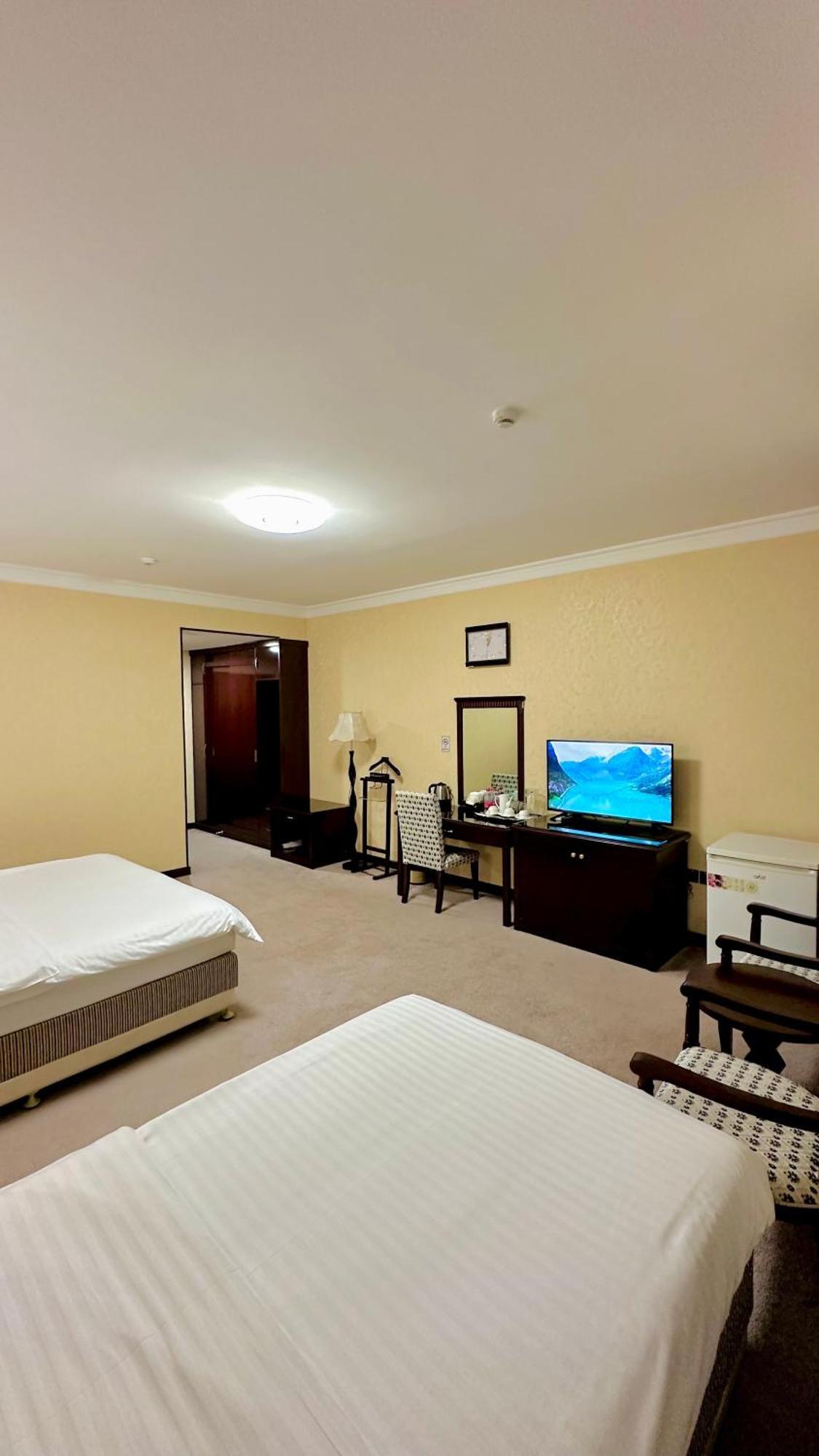Hayot Hotel Tashkent Exterior photo