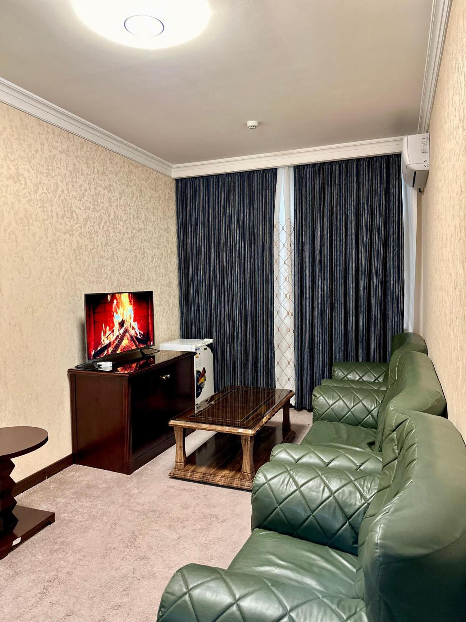 Hayot Hotel Tashkent Exterior photo