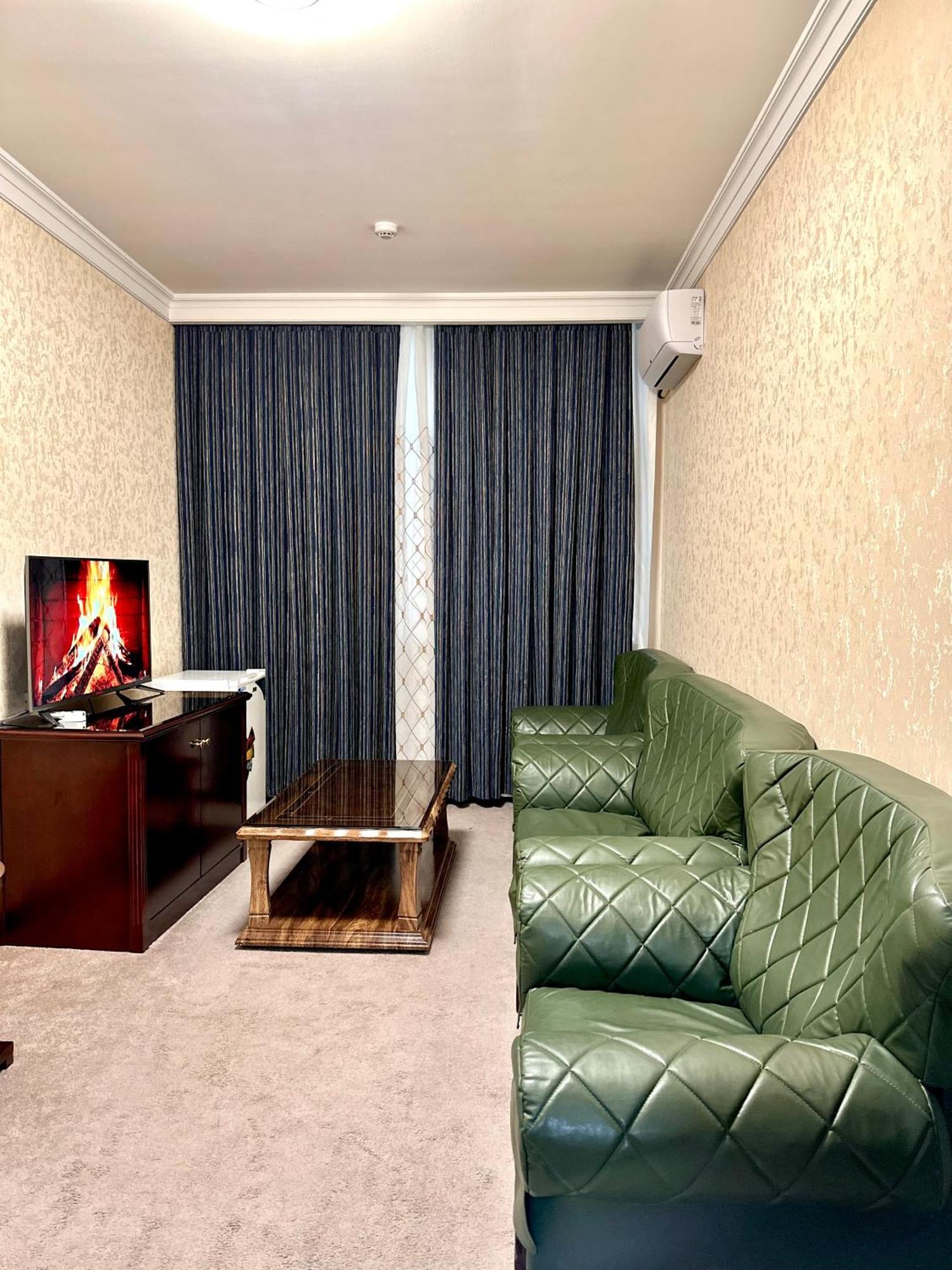 Hayot Hotel Tashkent Exterior photo